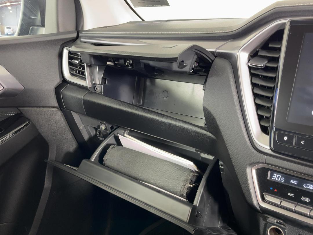 Photo '28' of Isuzu D-MAX
