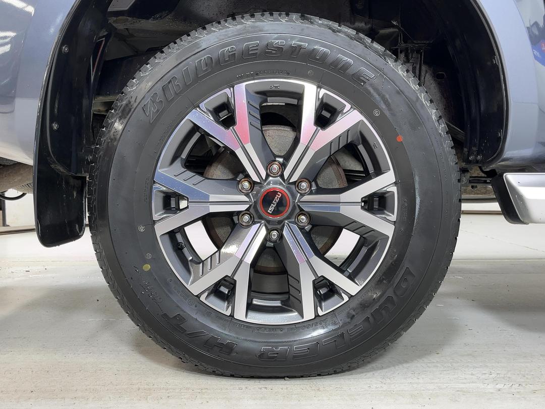 Photo '12' of Isuzu D-MAX