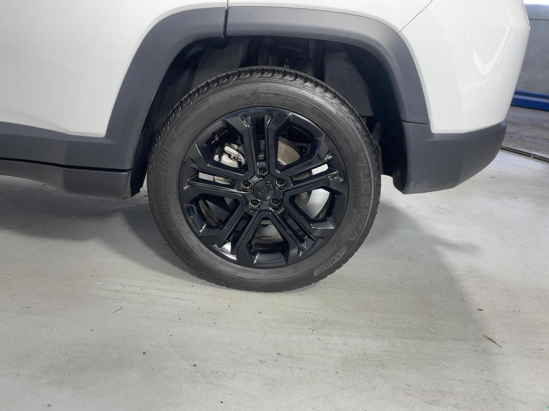 Photo '11' of Jeep Compass