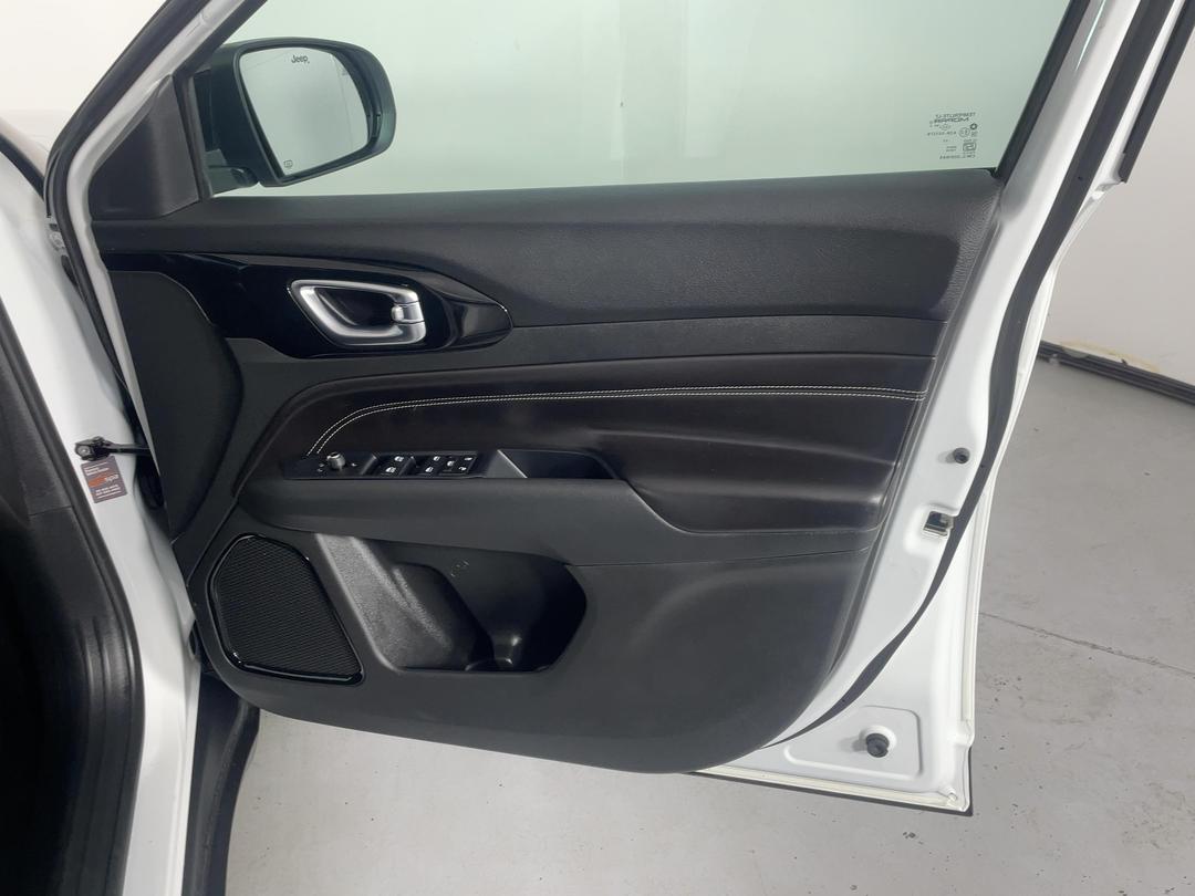 Photo '15' of Jeep Compass