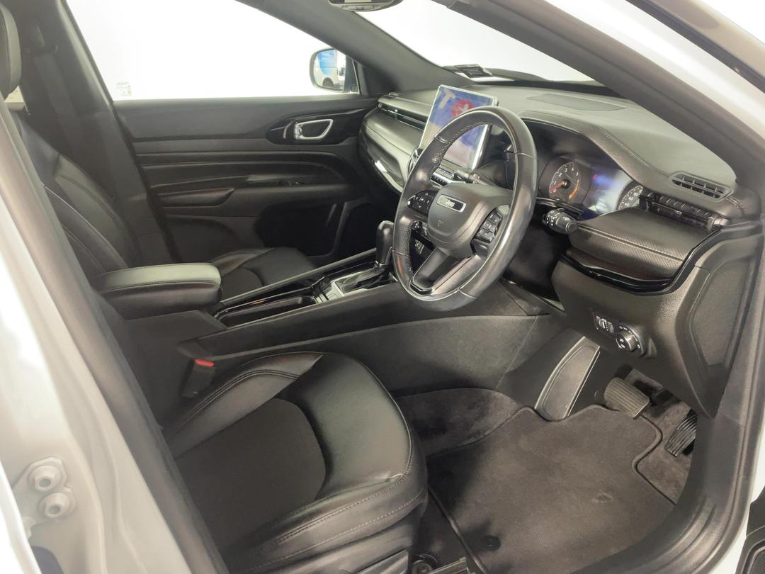 Photo '16' of Jeep Compass