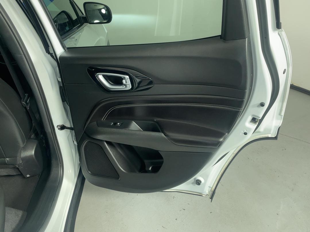 Photo '19' of Jeep Compass