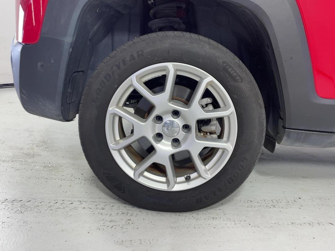 Photo '12' of Jeep Renegade