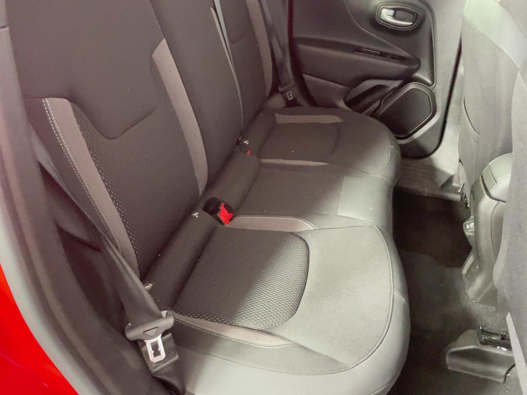 Photo '20' of Jeep Renegade