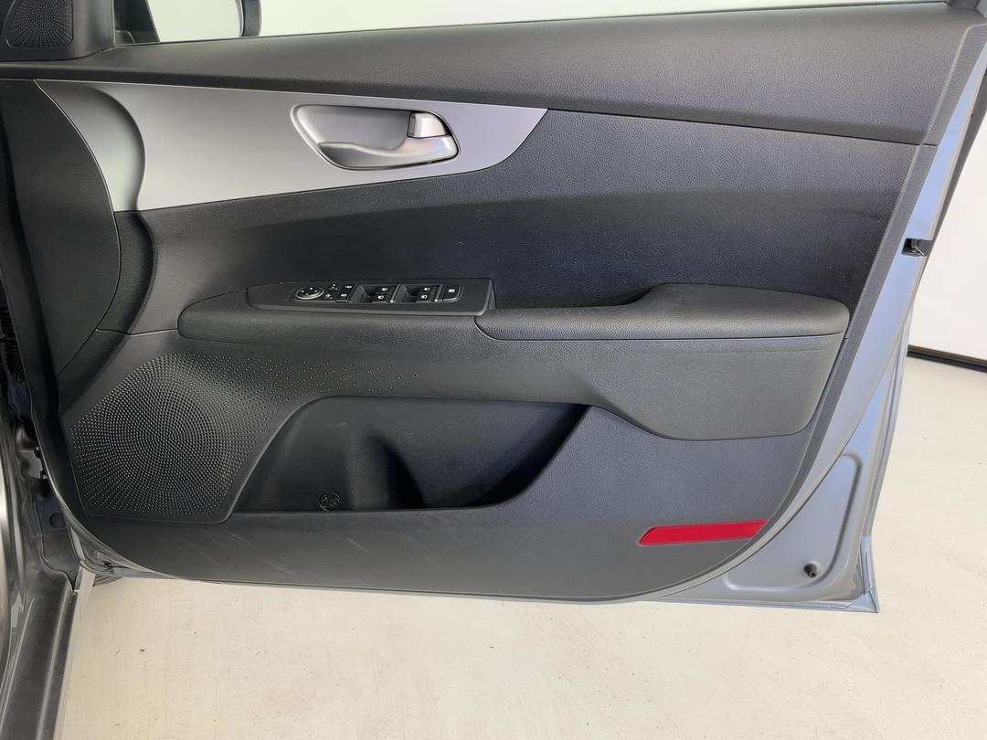 Photo '15' of KIA Cerato