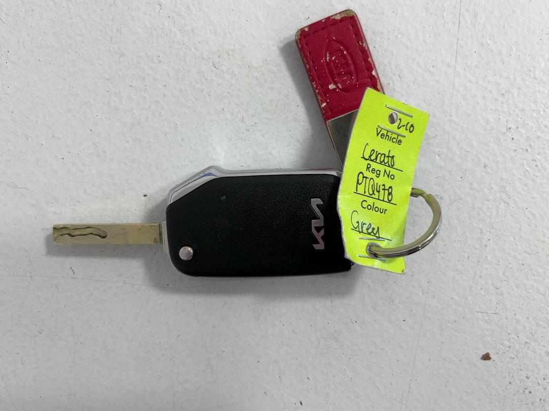 Photo '22' of KIA Cerato
