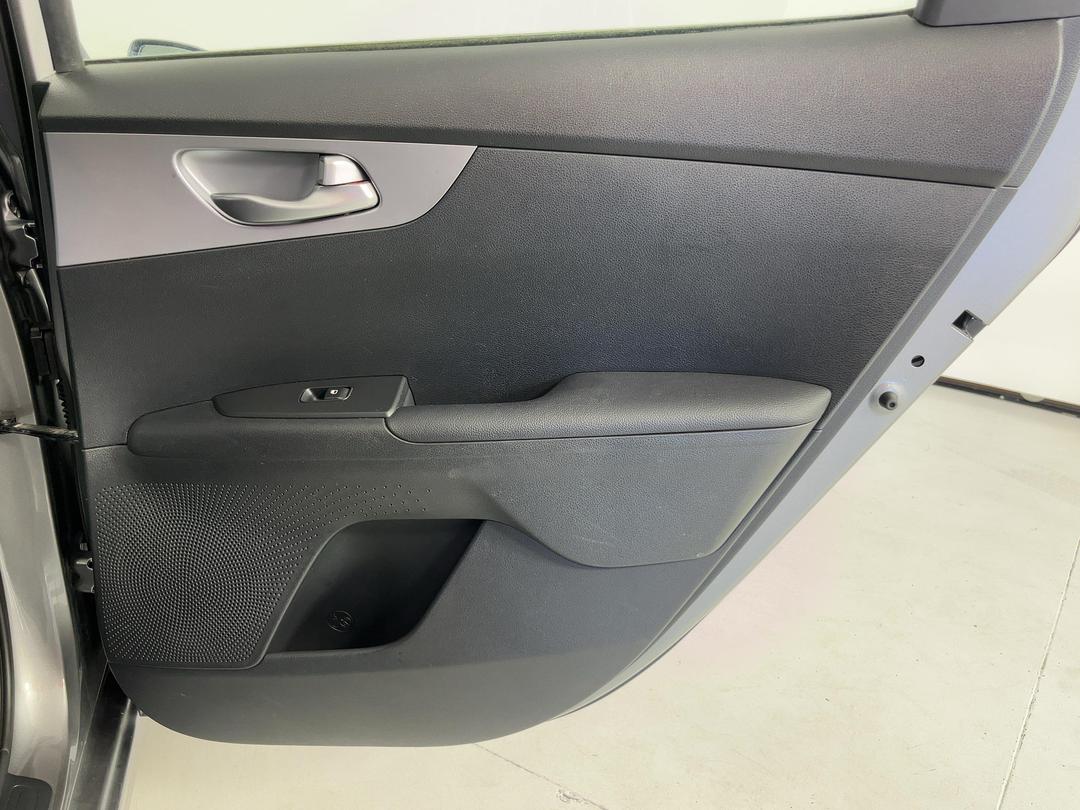 Photo '19' of KIA Cerato