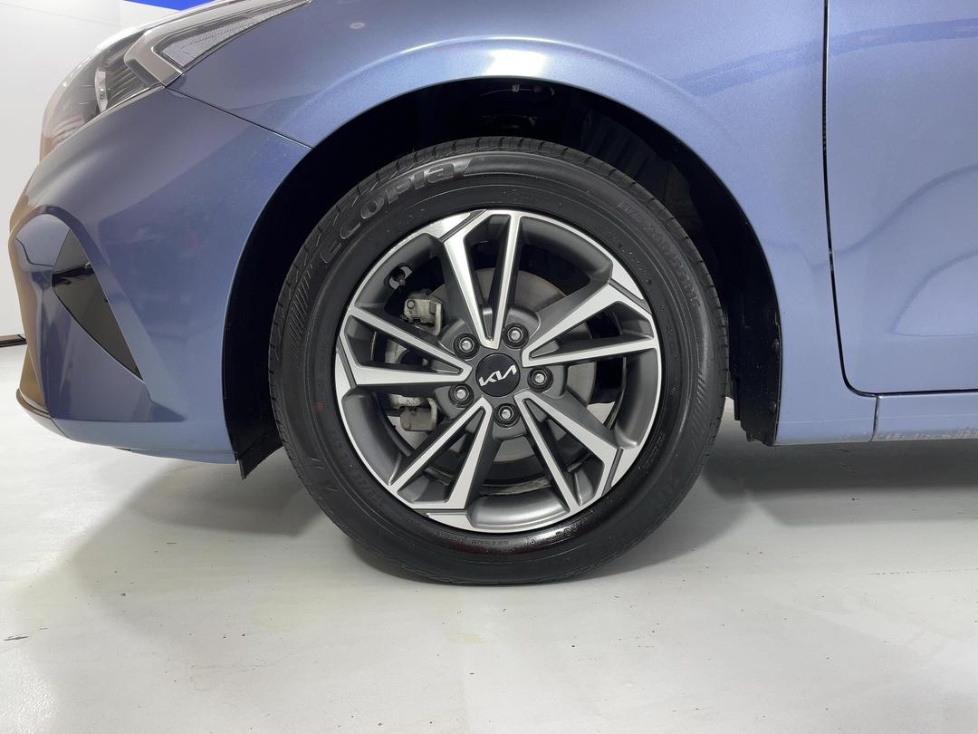 Photo '10' of KIA Cerato