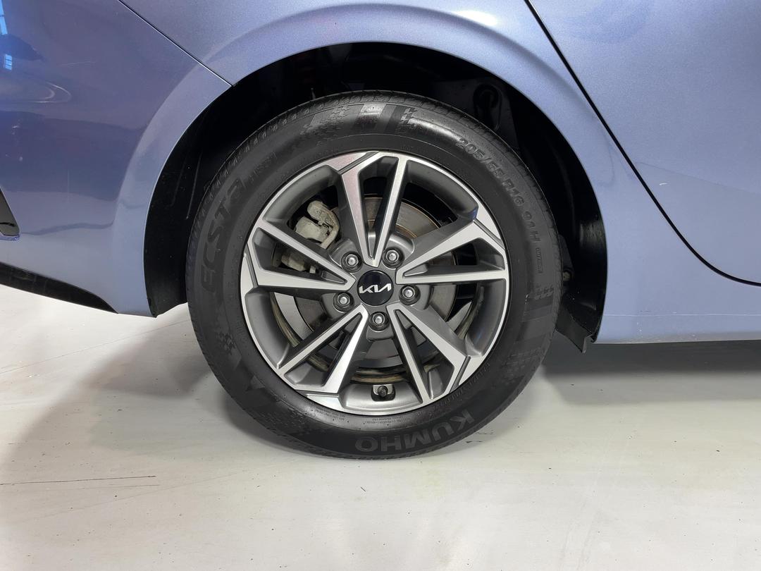 Photo '12' of KIA Cerato