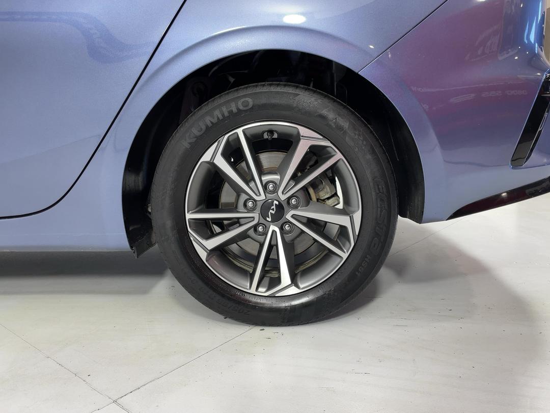 Photo '11' of KIA Cerato