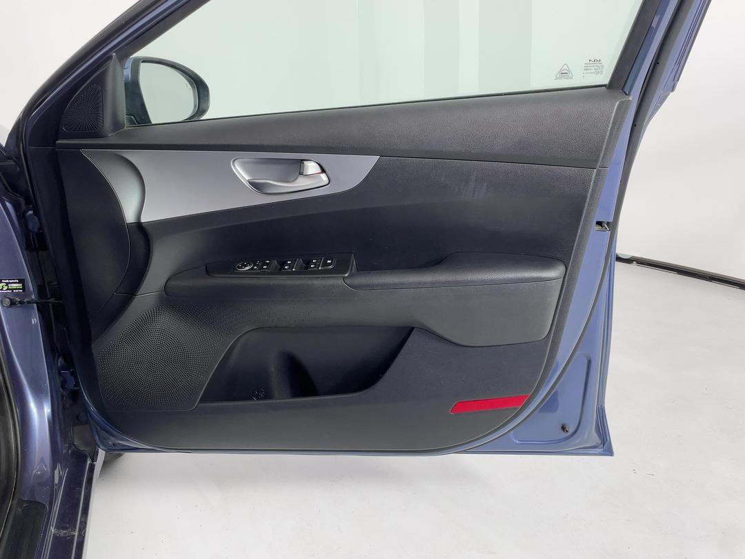 Photo '15' of KIA Cerato