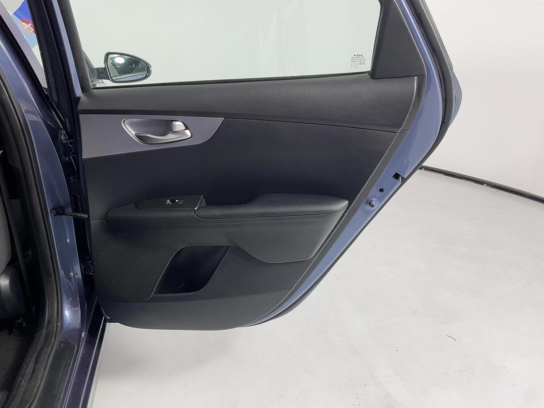 Photo '19' of KIA Cerato
