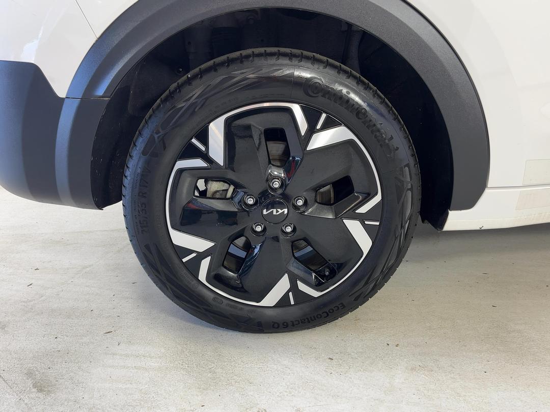 Photo '12' of KIA Niro