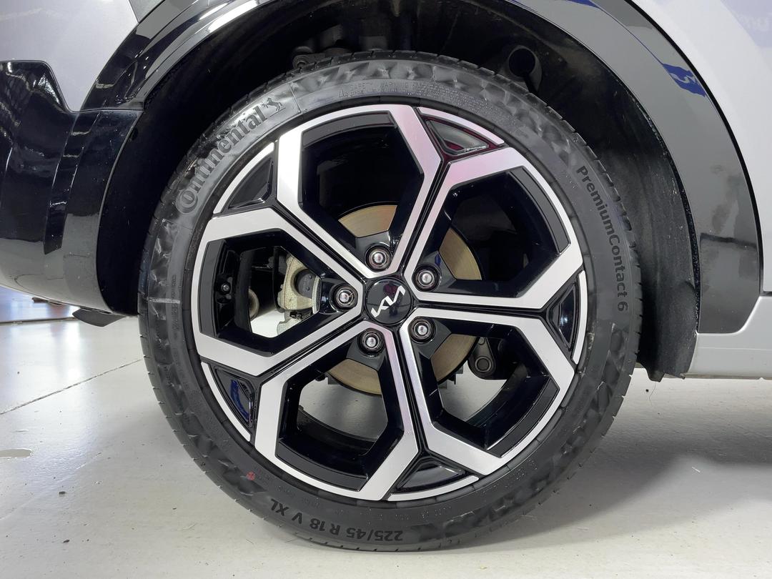 Photo '12' of KIA Niro