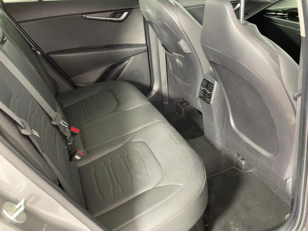 Photo '20' of KIA Niro