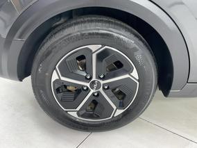 Photo '12' of KIA Niro