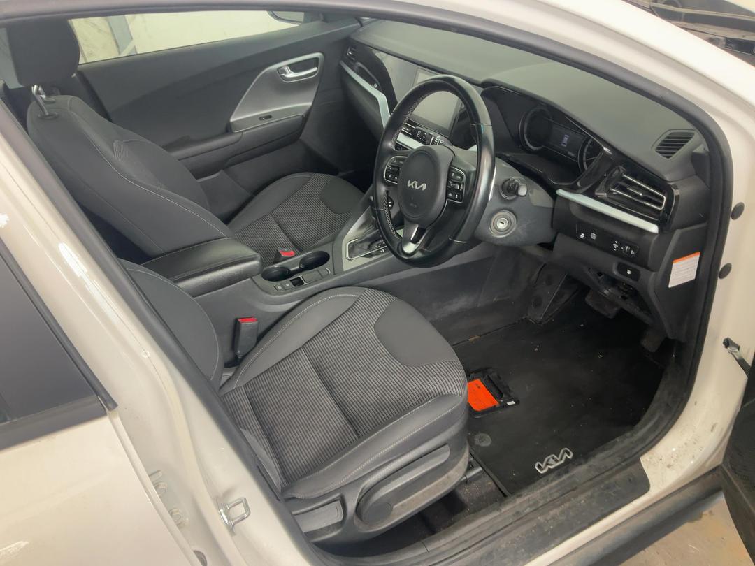 Photo '18' of KIA Niro Plus Light