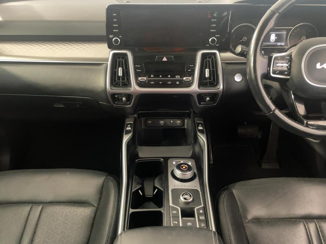 Photo '18' of KIA Sorento