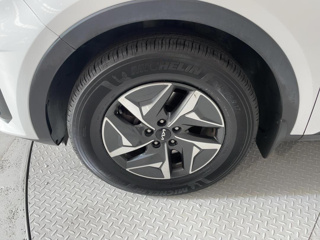 Photo '10' of KIA Sorento