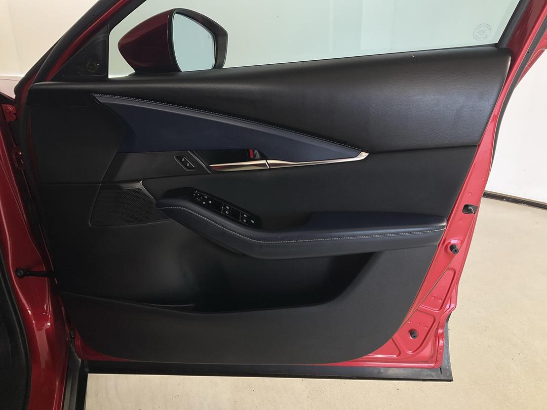 Photo '15' of Mazda CX-30