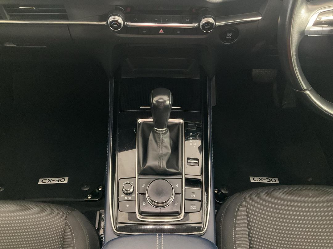 Photo '18' of Mazda CX-30