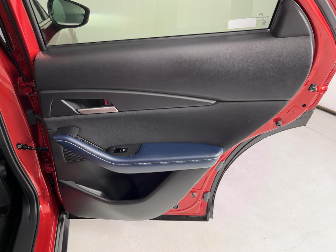 Photo '19' of Mazda CX-30