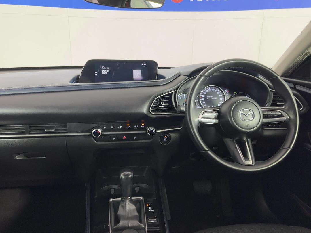 Photo '17' of Mazda CX-30