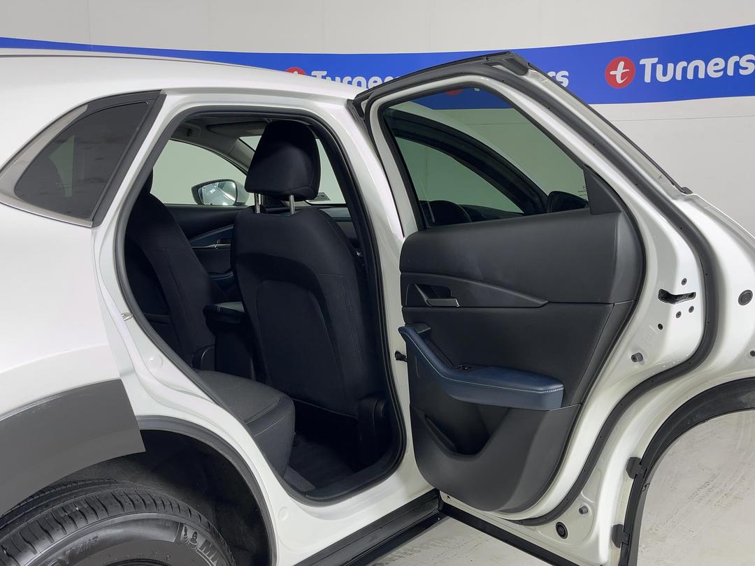 Photo '19' of Mazda CX-30