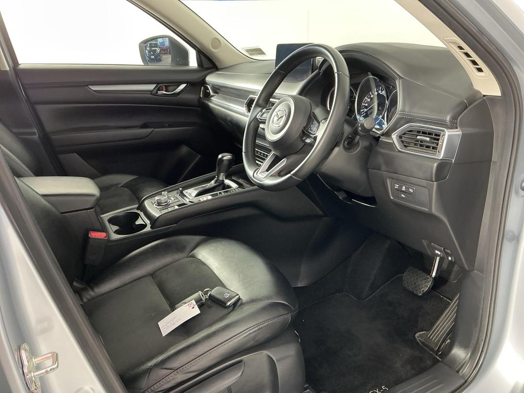 Photo '16' of Mazda CX-5