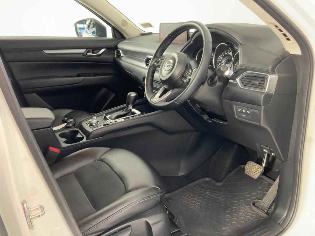 Photo '16' of Mazda CX-5