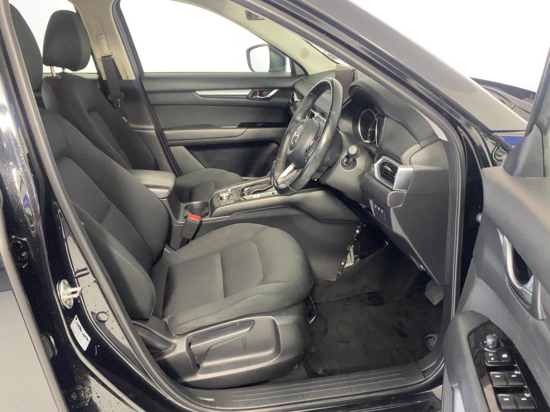 Photo '16' of Mazda CX-5