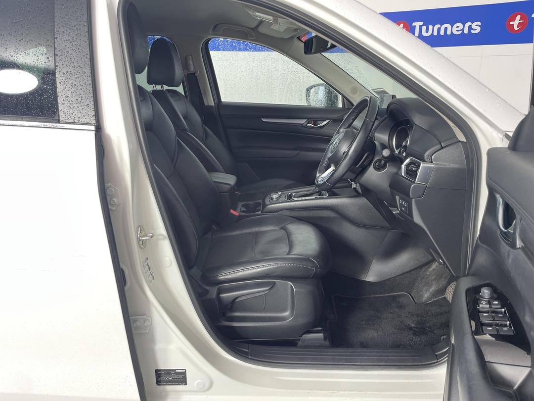 Photo '16' of Mazda CX-5