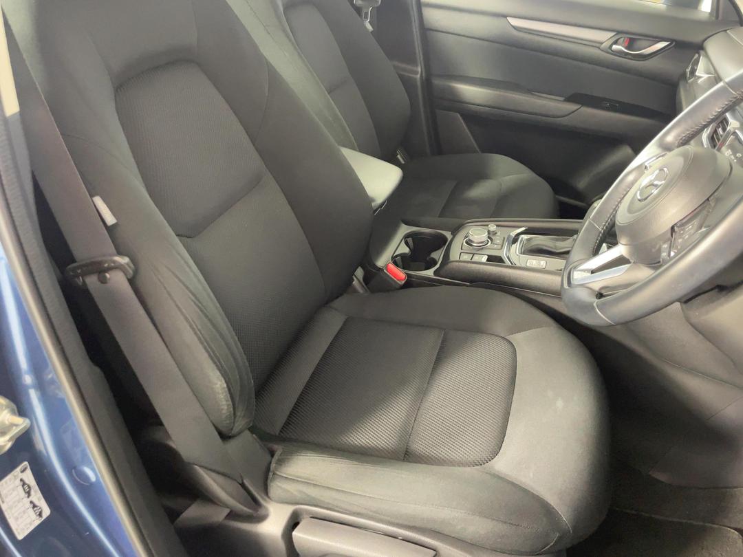 Photo '16' of Mazda CX-5