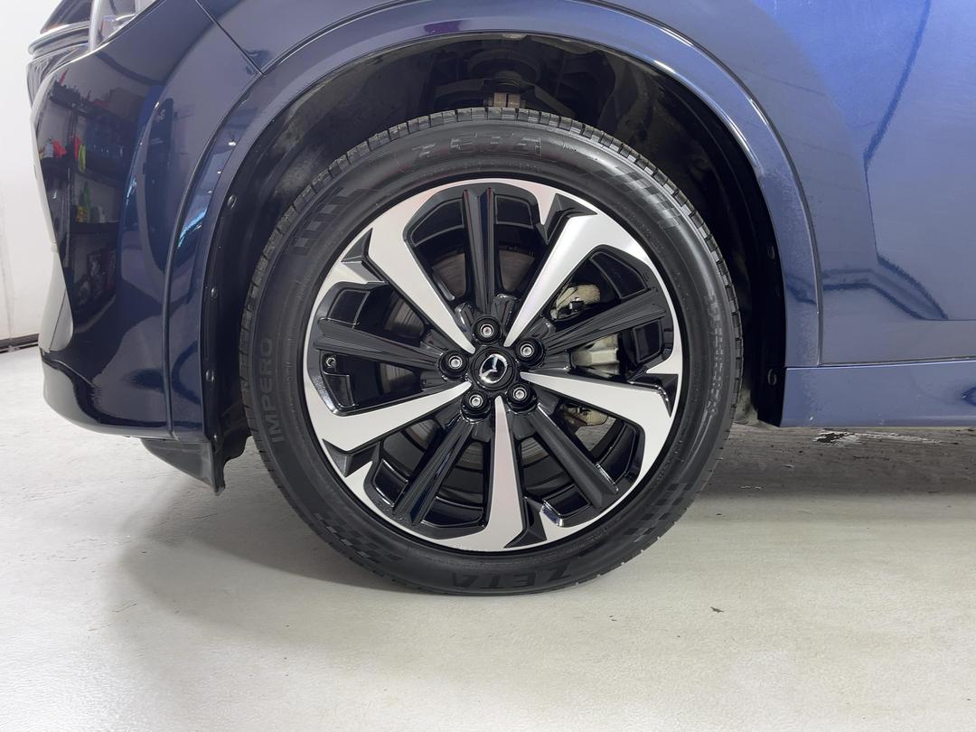 Photo '10' of Mazda CX-60