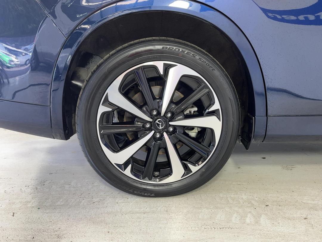 Photo '12' of Mazda CX-60