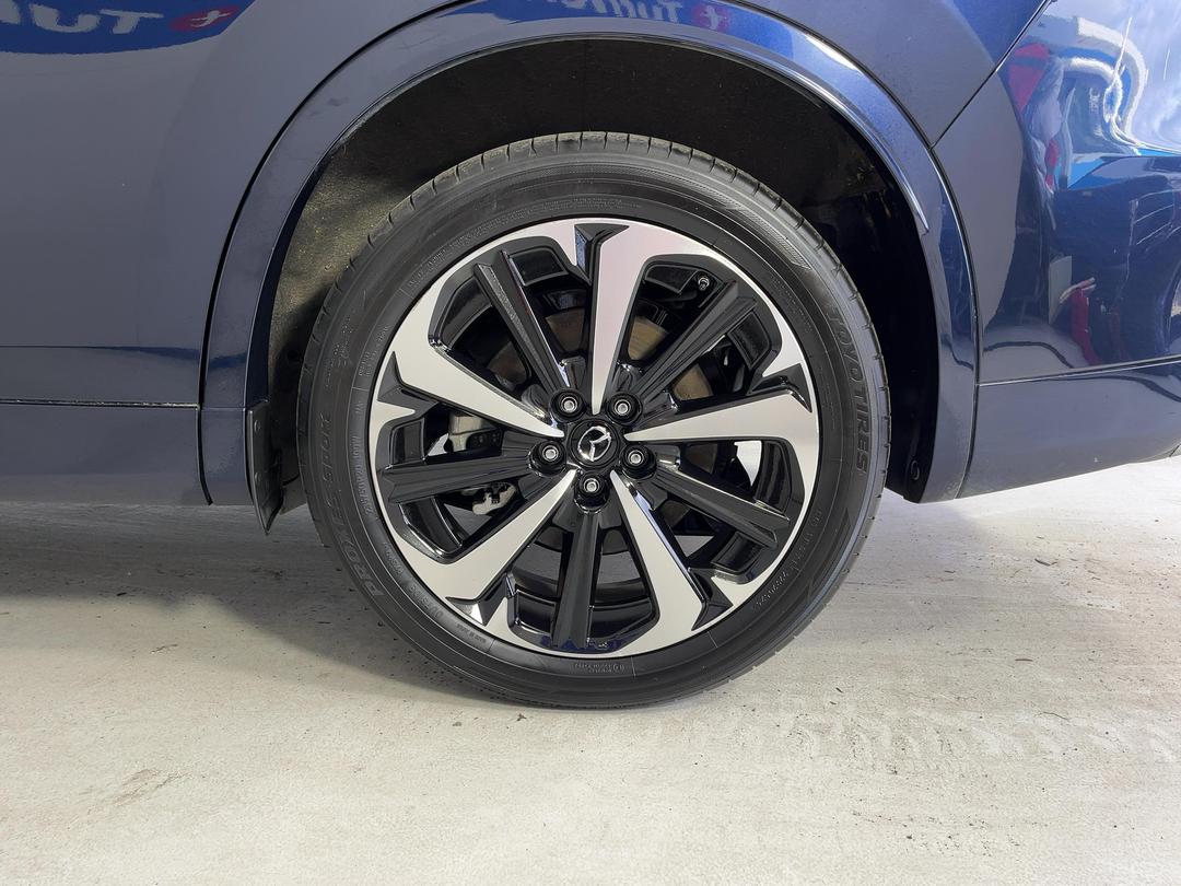 Photo '11' of Mazda CX-60