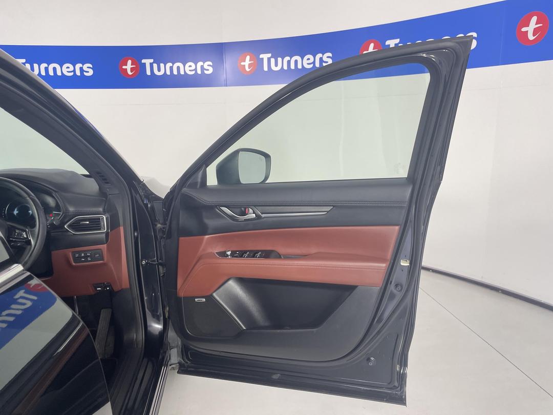 Photo '15' of Mazda CX-8