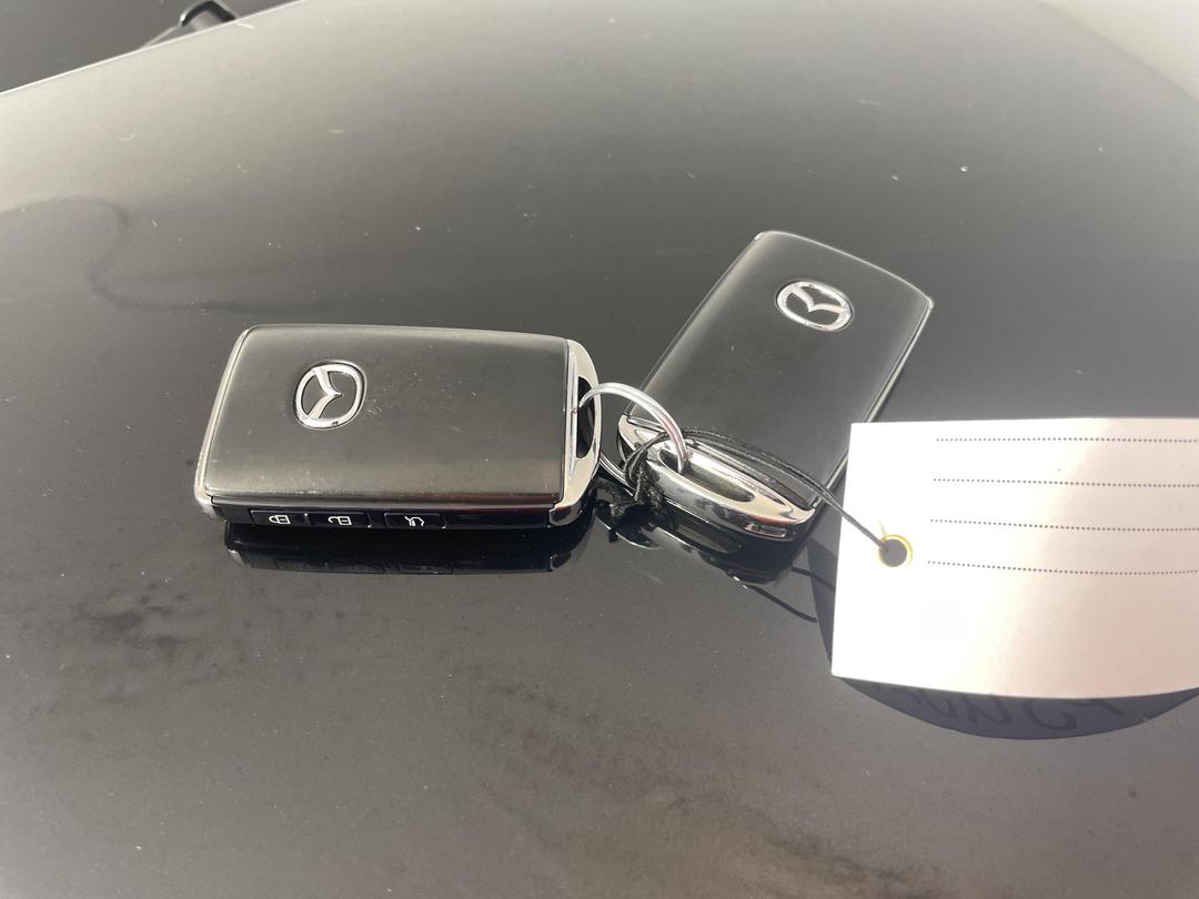 Photo '22' of Mazda CX-8