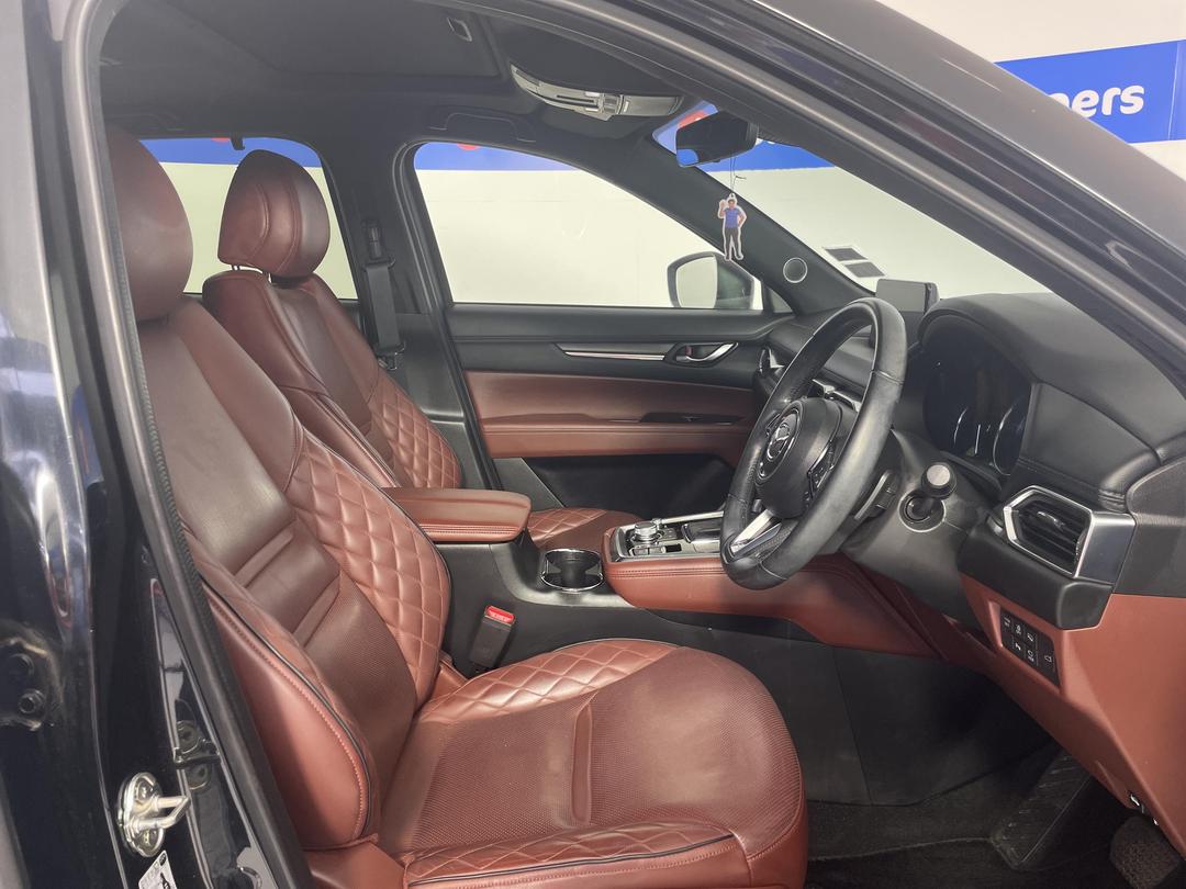 Photo '16' of Mazda CX-8