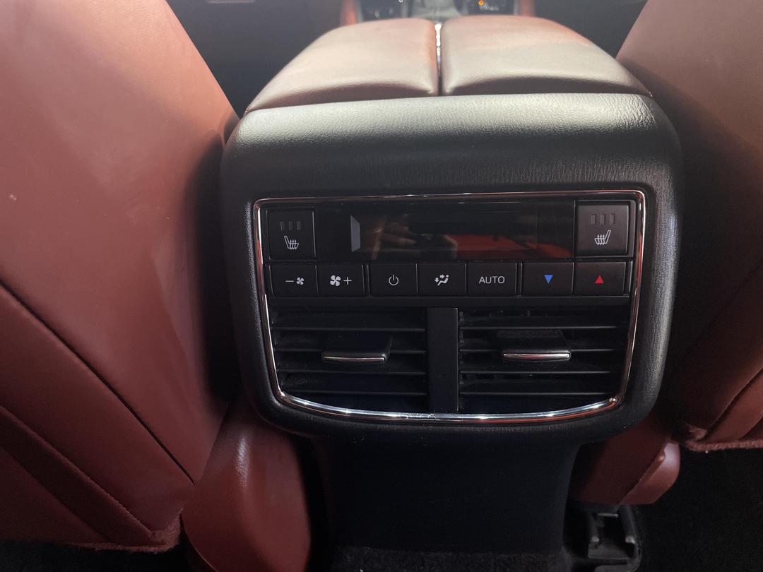 Photo '24' of Mazda CX-8