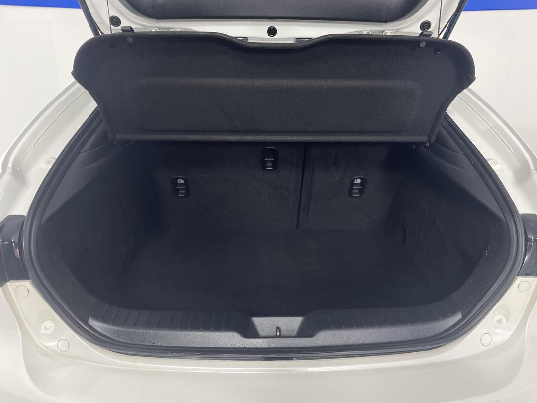 Photo '14' of Mazda Mazda3