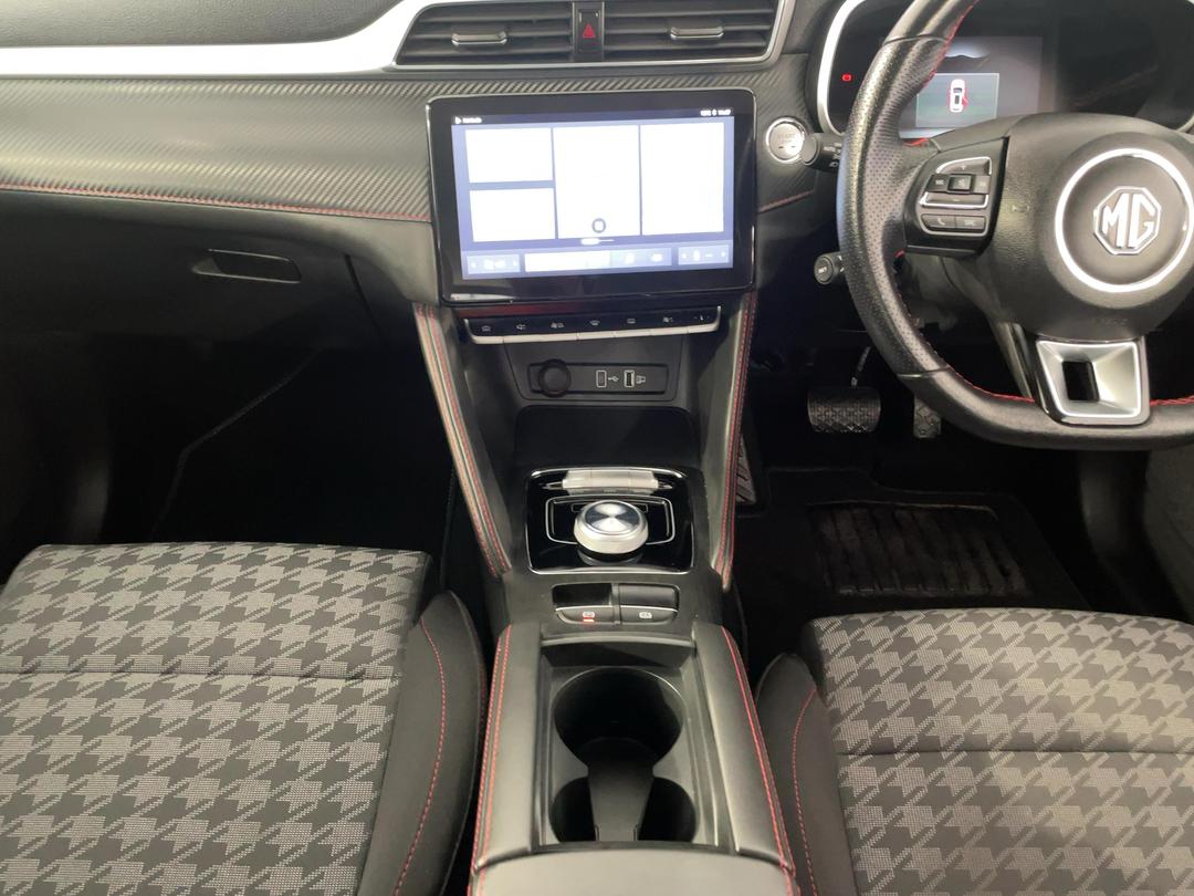 Photo '18' of MG ZS