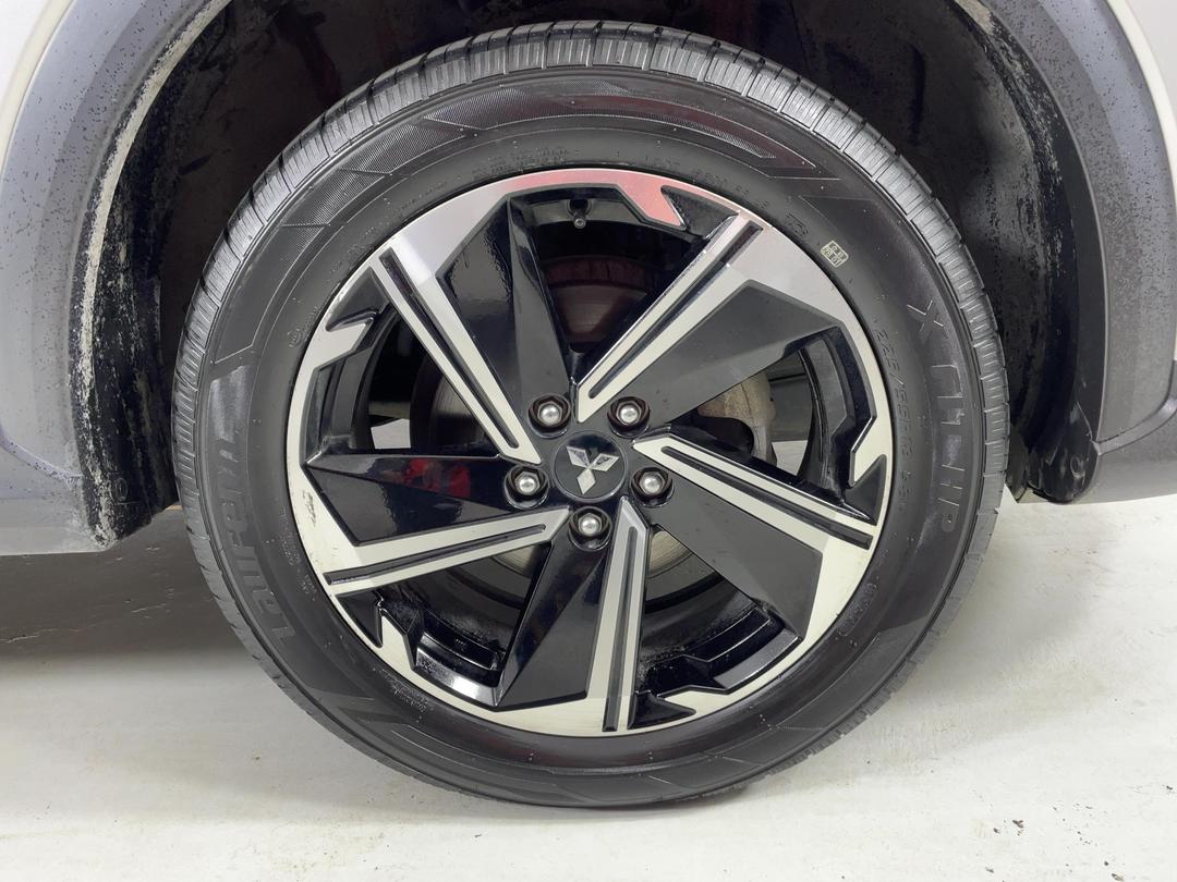 Photo '9' of Mitsubishi Eclipse Cross