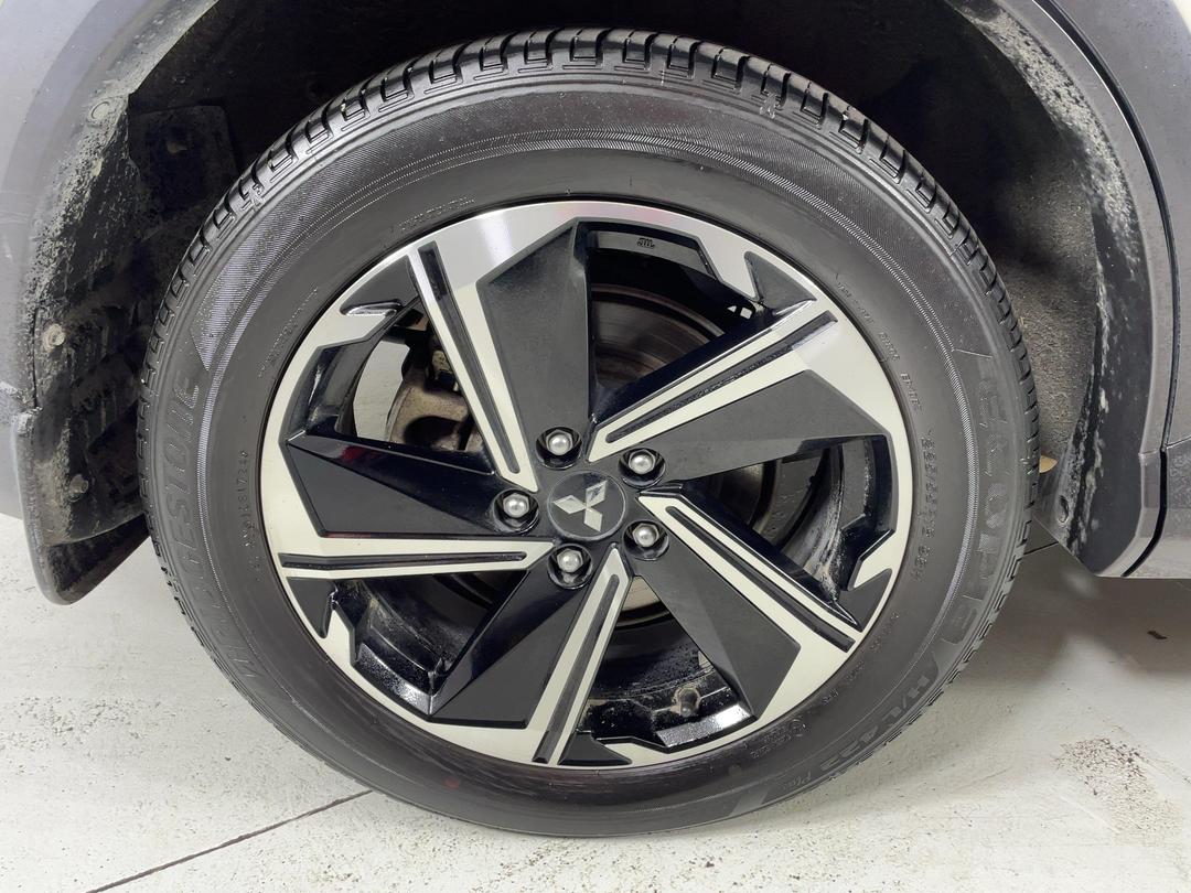 Photo '12' of Mitsubishi Eclipse Cross