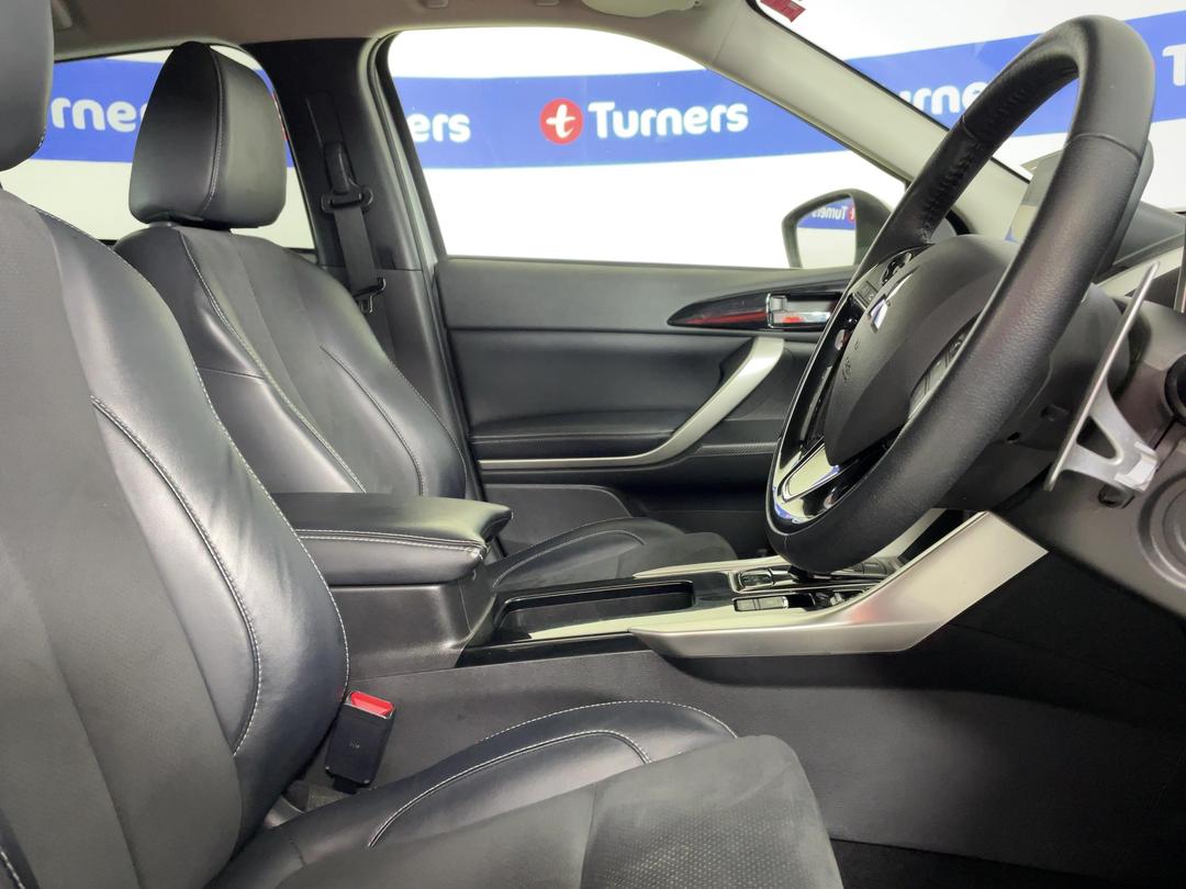 Photo '16' of Mitsubishi Eclipse Cross