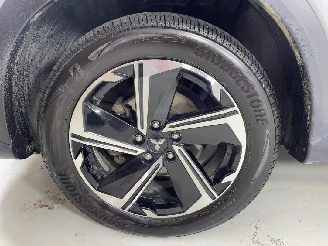 Photo '10' of Mitsubishi Eclipse Cross