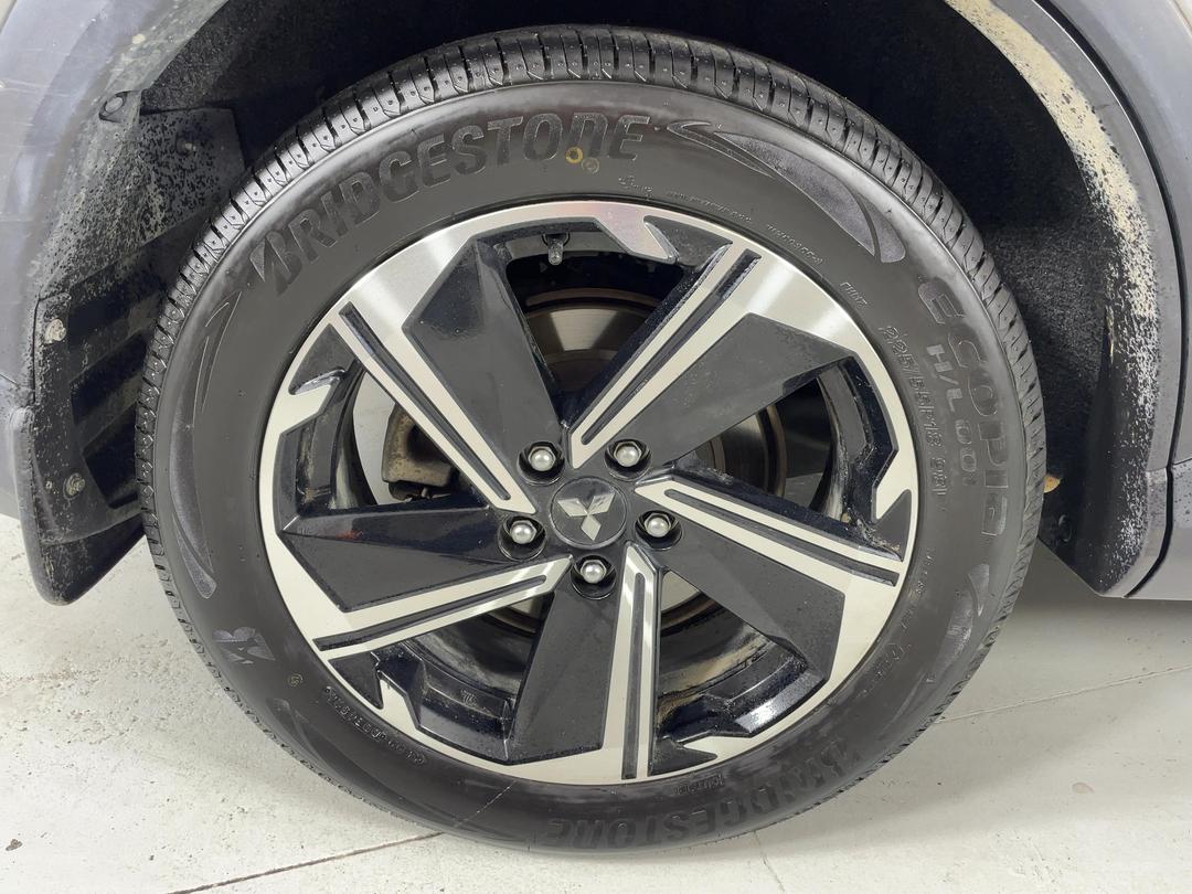 Photo '12' of Mitsubishi Eclipse Cross