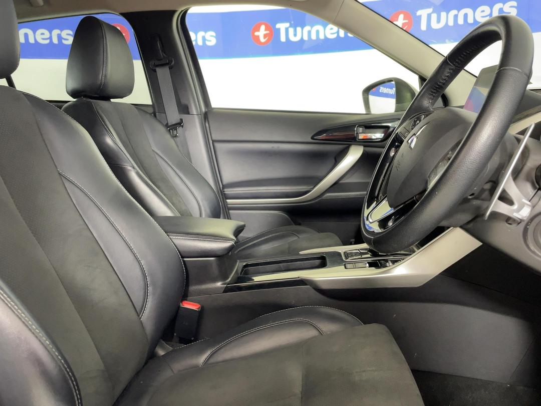 Photo '16' of Mitsubishi Eclipse Cross