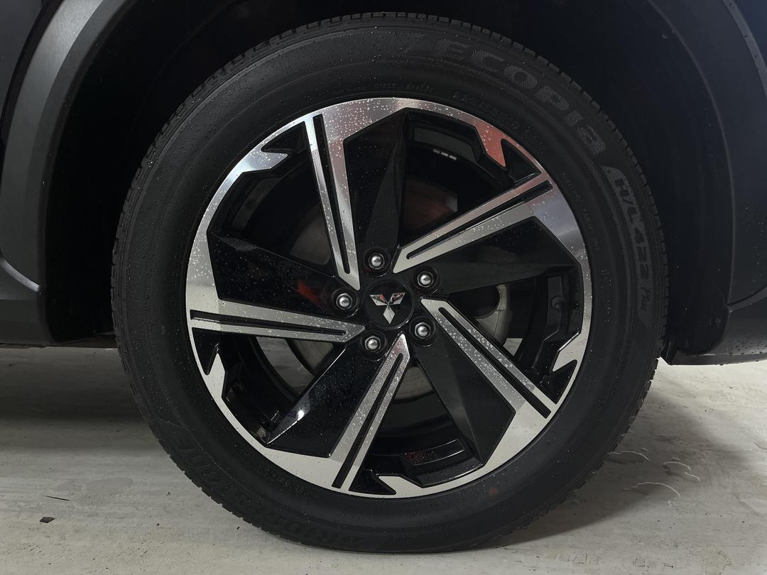 Photo '9' of Mitsubishi Eclipse Cross