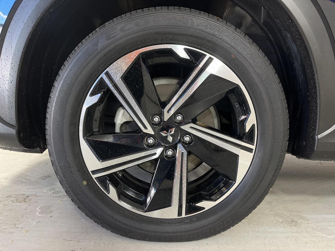 Photo '10' of Mitsubishi Eclipse Cross